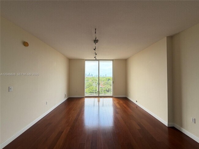 Photo - 2030 Douglas Rd Unit 716
