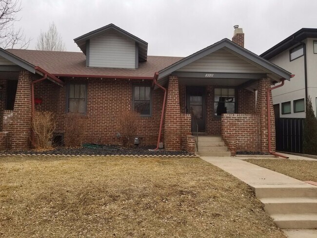 GORGEOUS DUPLEX ONE BLOCK FROM WASH PARK!! - GORGEOUS DUPLEX ONE BLOCK FROM WASH PARK!! House