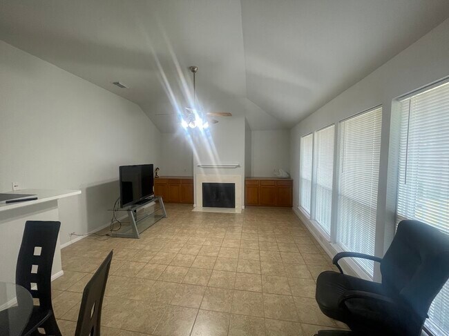 Photo - 7814 Log Hollow Dr