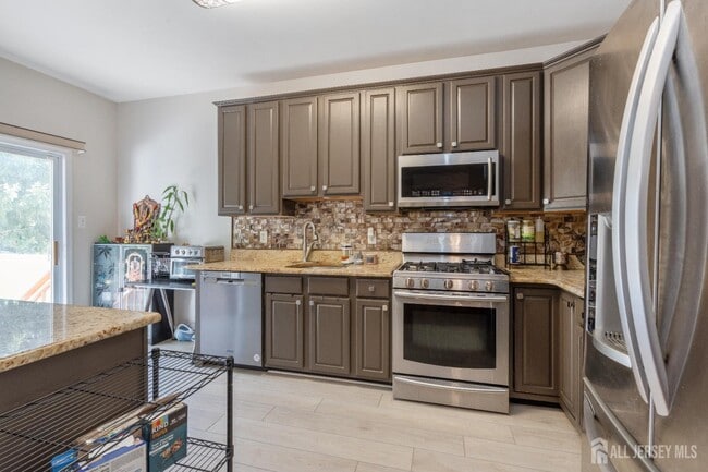 Photo - 802 Yarrow Cir