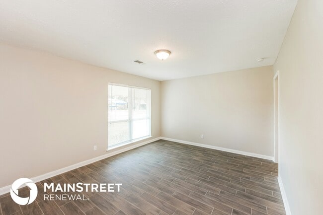 Photo - 10902 Faircroft Dr