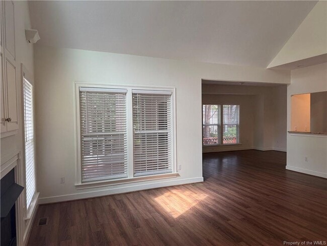 Photo - 6305 Chiswick Park