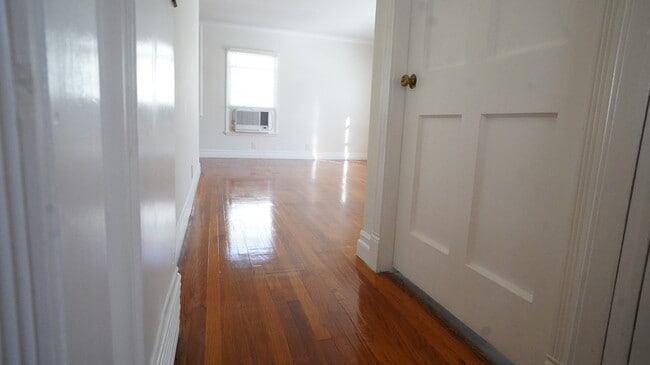 Building Photo - 5025 Cahuenga Blvd Unit 5025