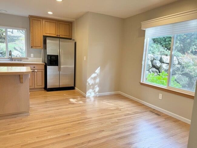 Photo - 3 Bd/2.5 Ba Newcastle Home