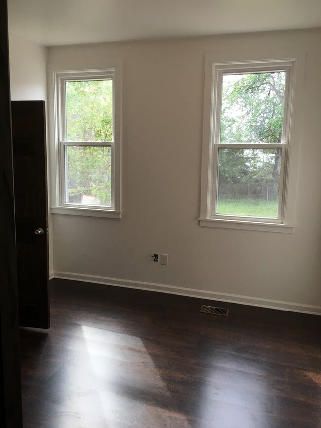 3306 Iowa St