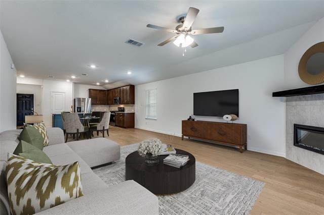 Photo - 313 Thorn Crk Dr