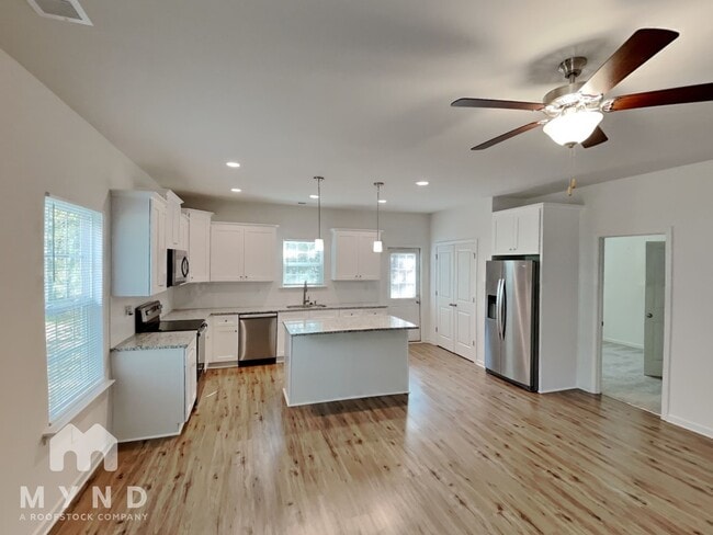 Photo - 203 S Skyland Dr