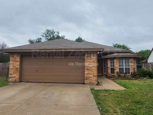 Building Photo - 7605 Misty Ridge Dr N
