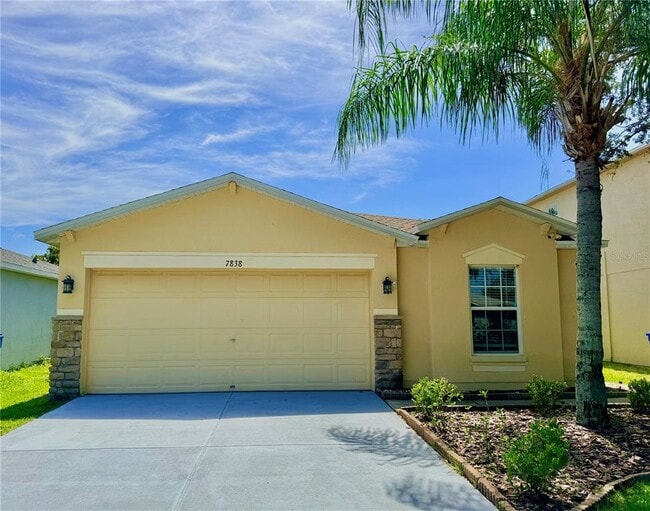 Building Photo - 7838 Carriage Pointe Dr