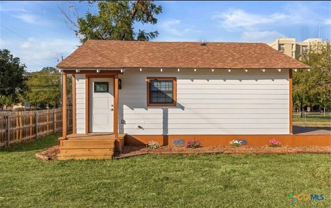 Building Photo - 409 S Saunders St