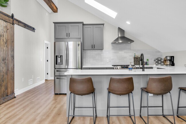 Photo - 646 S Lincoln St Unit 2