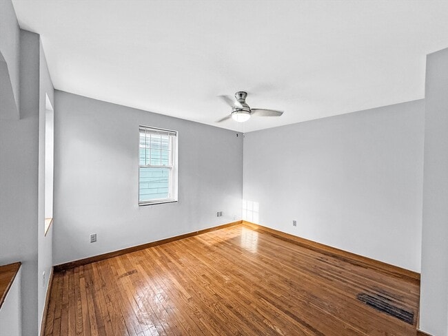 Photo - 17 Suffolk St Unit 2