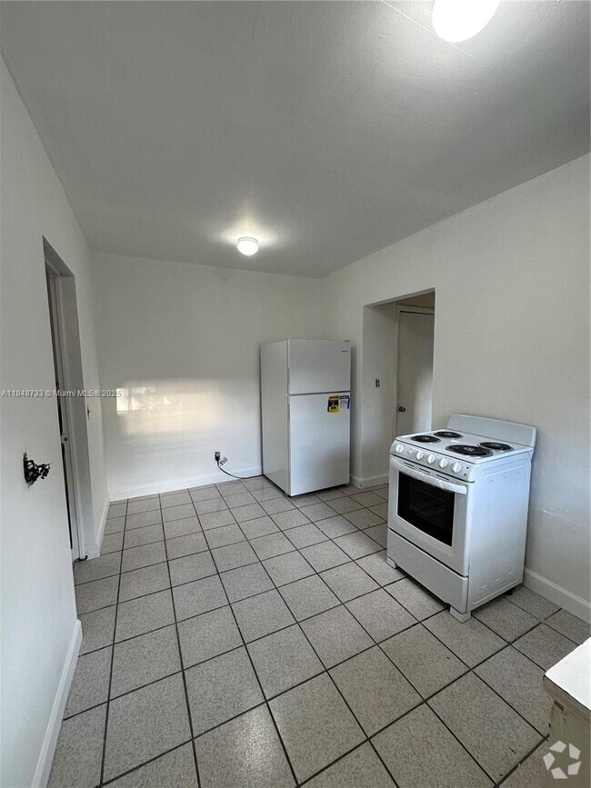 Building Photo - 1436 NW 39th St Rental