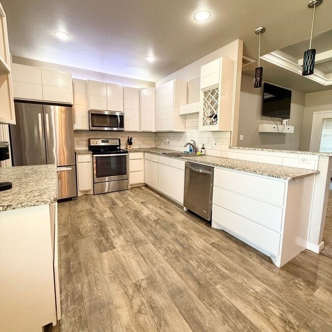 Photo - AVAILABLE 2 WEEKS FROM APPROVAL - Custom H...