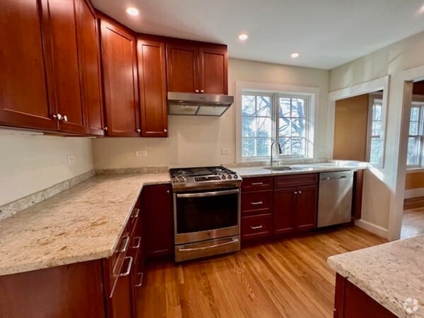 Building Photo - 120 Walden St Unit 2 Rental