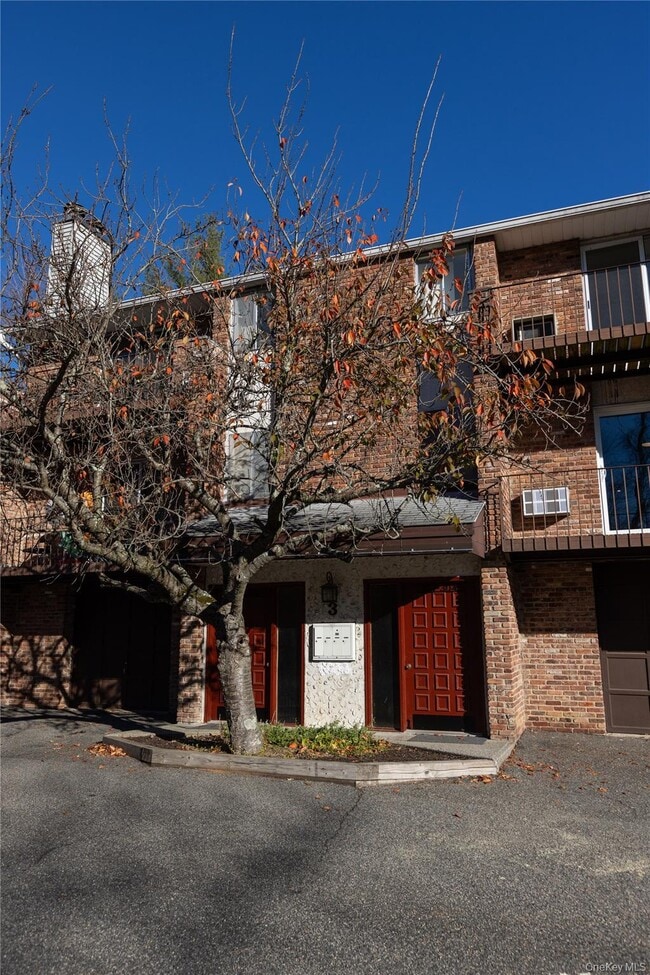 Photo - 303 Old Mill Rd