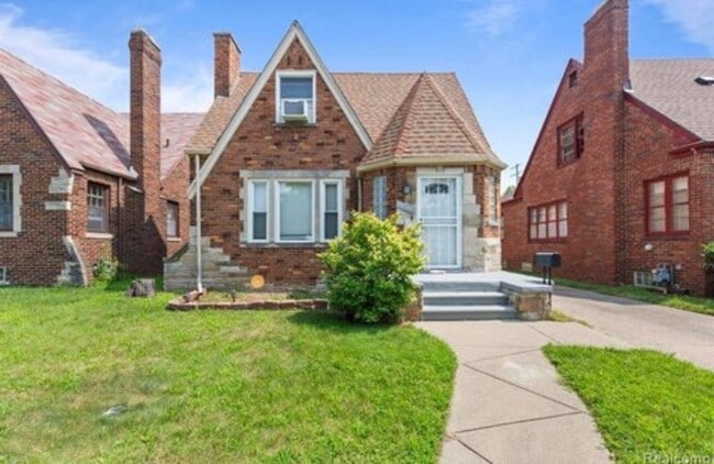 Building Photo - 18506 Snowden St