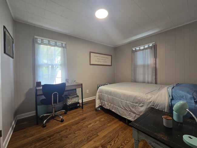 Photo - 1901 Cherry St