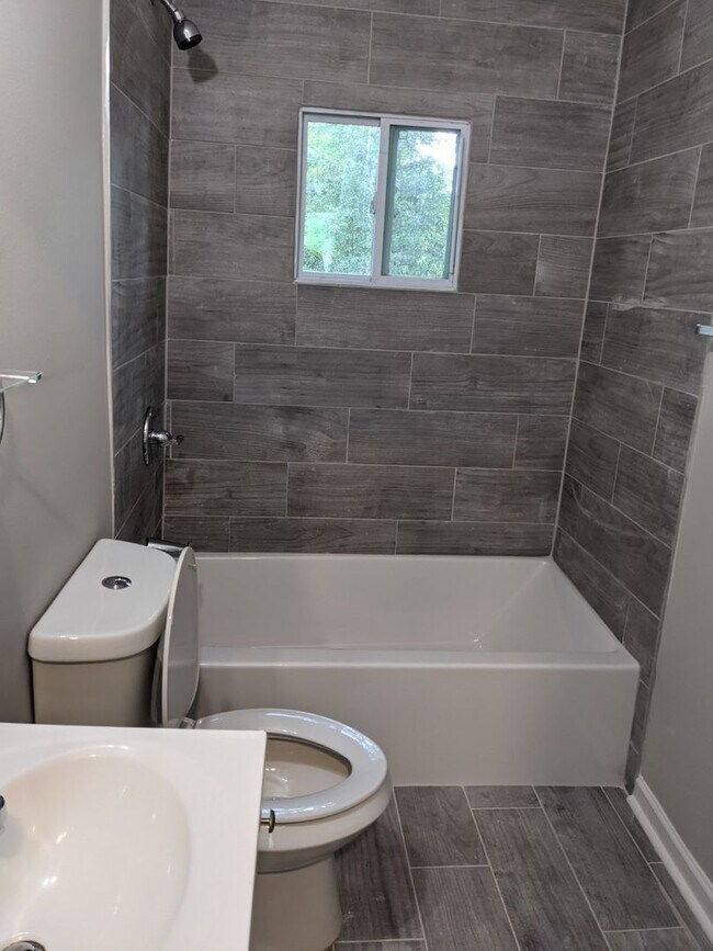 Photo - 950 Ira St SW Unidad A