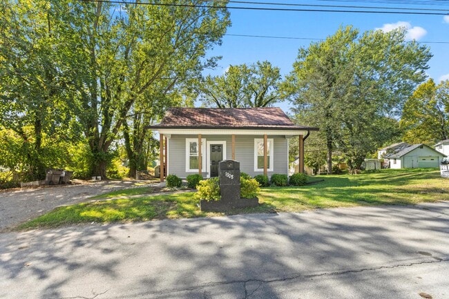 Building Photo - 1308 Columbia Rd