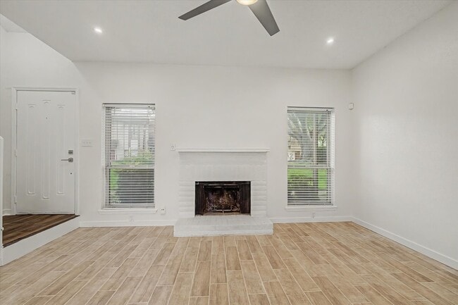 Building Photo - 12500 Brookglade Cir Unit 179