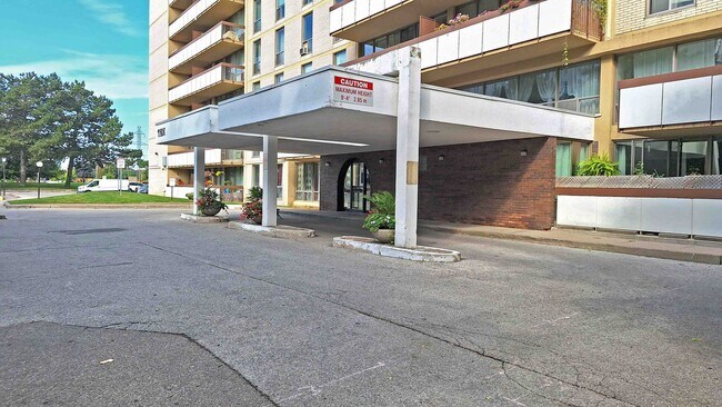 Photo - Bayview Square North