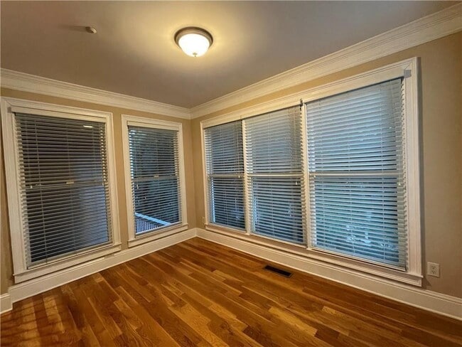 Photo - 1044 Emory Parc Pl