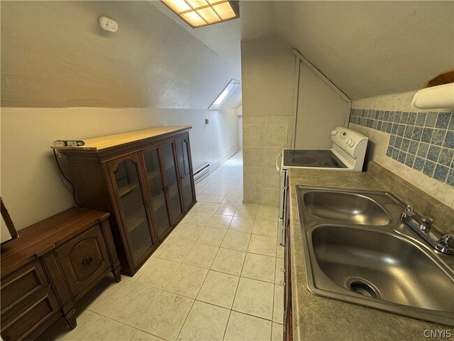 Photo - 108 Gold St