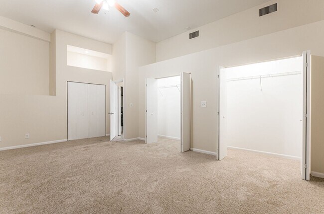 Photo - 2120 W Grand Ave Unidad D