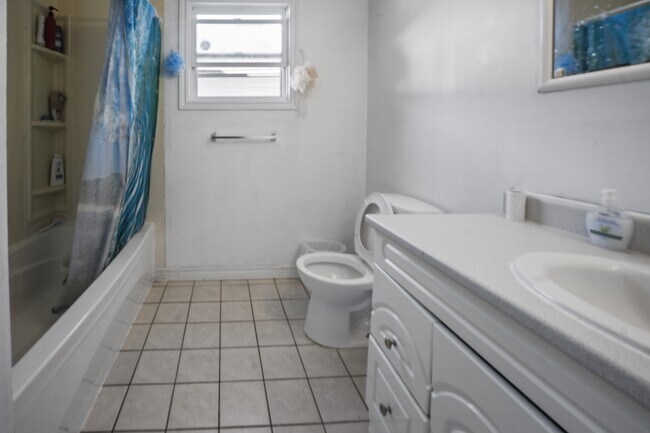 Photo - 39 Oxen Pond Rd Unit Main Room 4