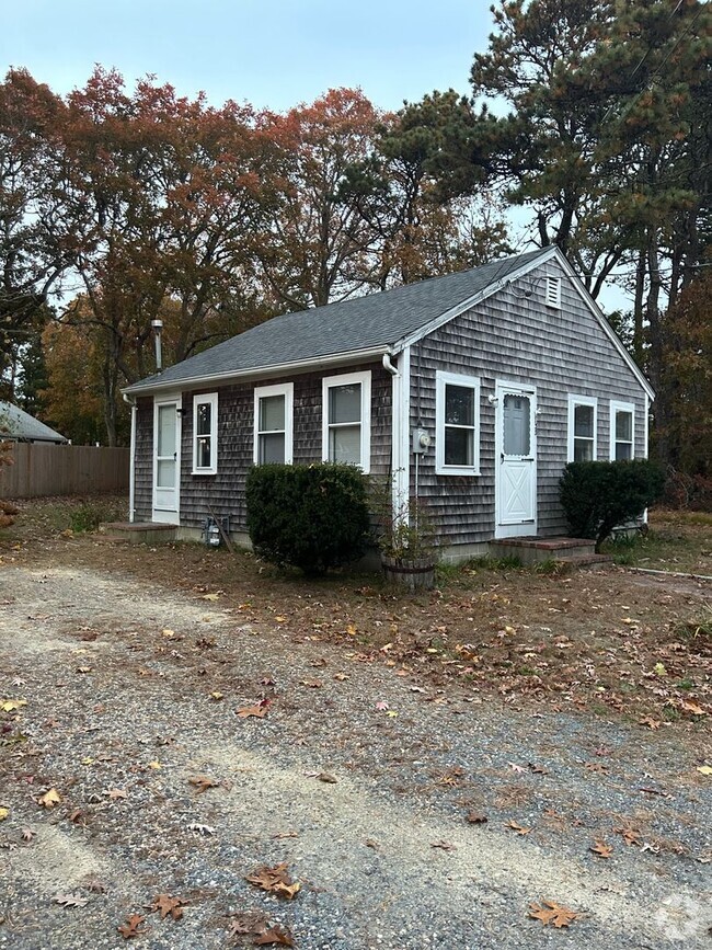 Building Photo - Yearly 2 Bedroom Dennis Cottage Rental