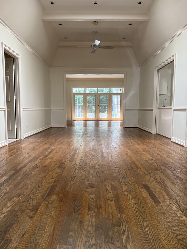 Photo - 7022 Deloache Ave