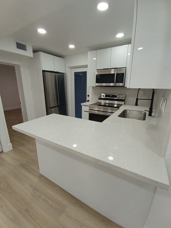 Photo - 15459 Hayes Ln