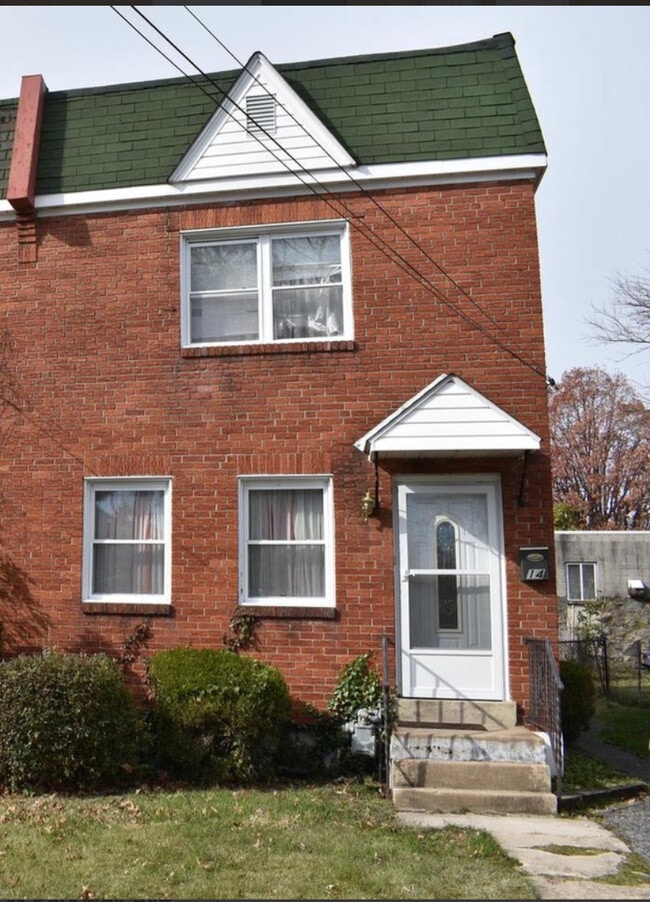 Building Photo - 14 W Parkway Ave Rental