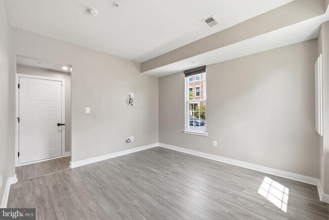 Photo - 8110 Miner St