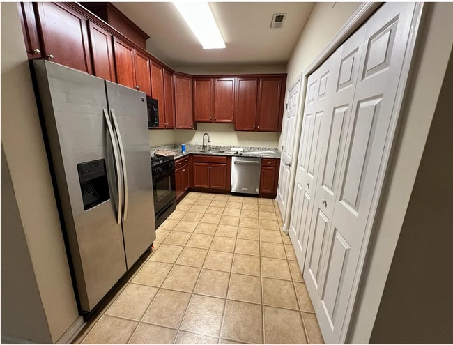 Building Photo - 1314 Sierra Dr Unit 1314 Sierra Drive