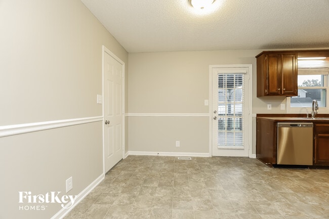 Photo - 161 Shady Maple Dr