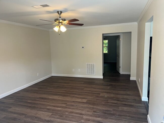 6 Oakcrest Trail NE Unit A