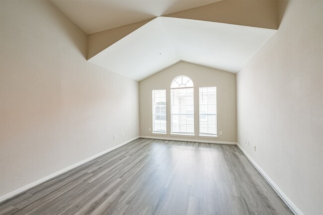 Building Photo - 3231 Allen Pkwy Unit 2302