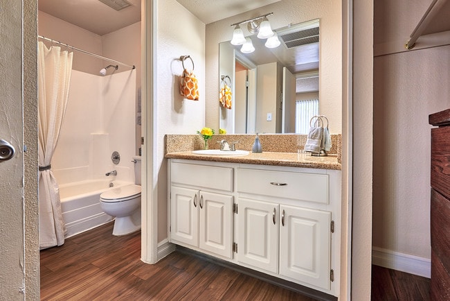 Furnished Studio - Stonegate Furnished Apts