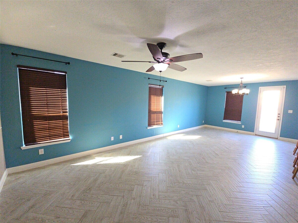 Photo - 16014 Peach Bluff Ln