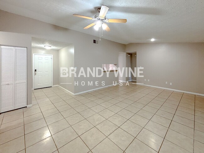 Photo - 2712 Mnr Hl Dr