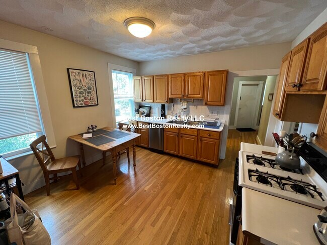 Photo - 24 Ellington Rd Unit 2