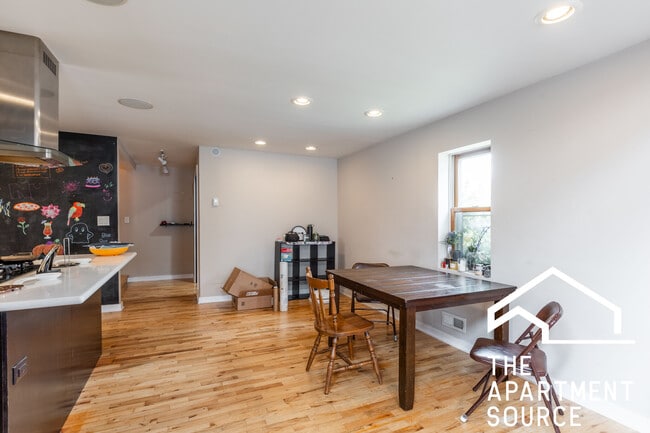 Photo - 1939 N Winchester Ave Unit CH