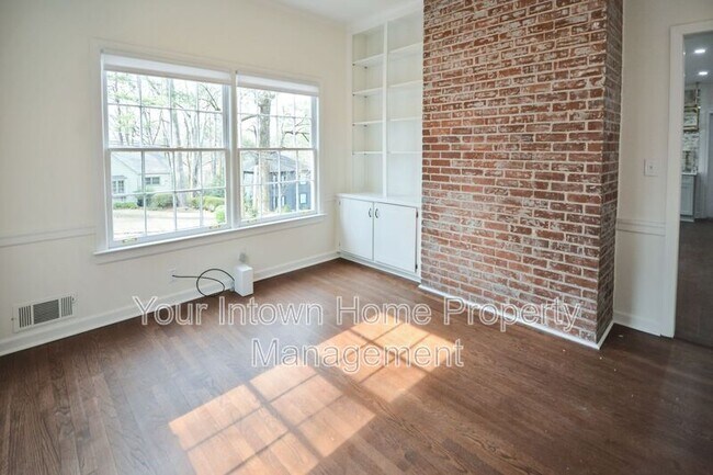 Photo - 1861 Ardmore Rd NW