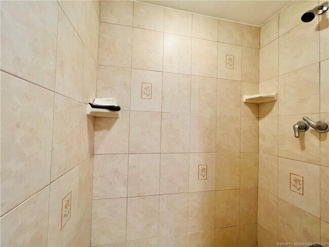 Photo - 3442 NE Causeway Blvd Unidad 302