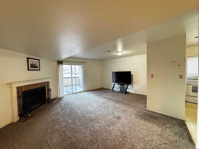 Photo - 1318 Holland Park Blvd Unit #B