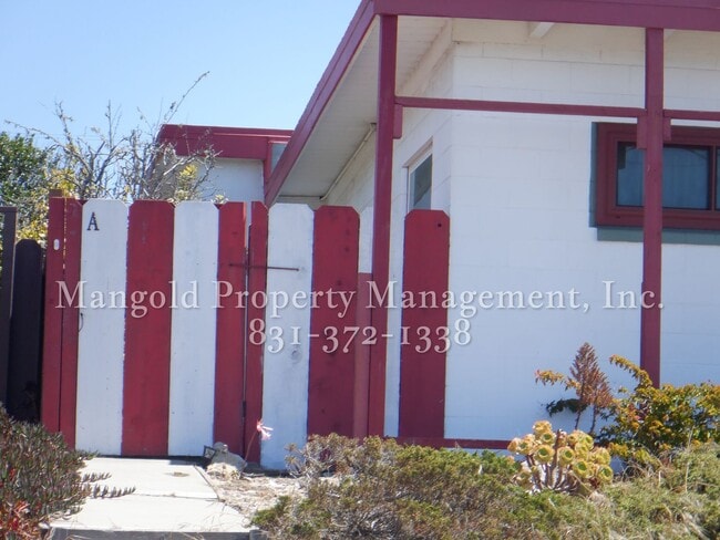 Building Photo - Studio Apartment Located In Upper Seaside
