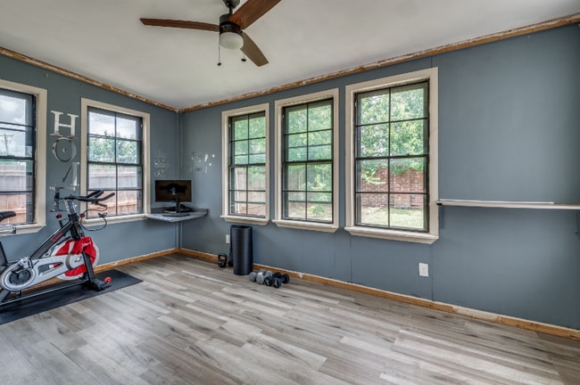 Photo - 817 Pryor Dr