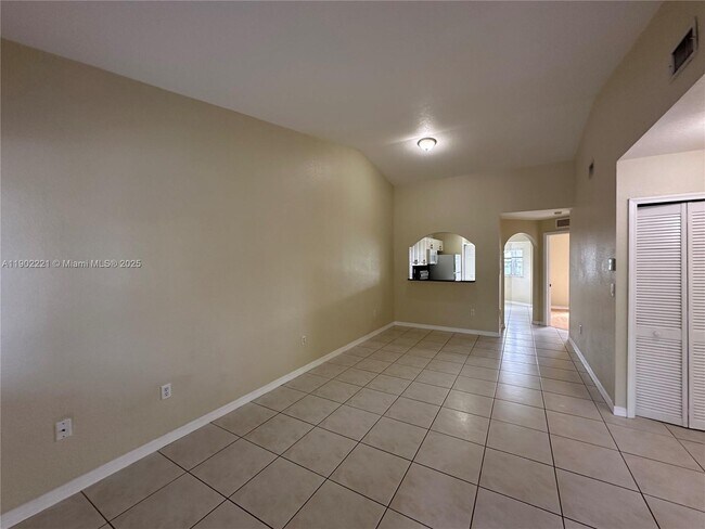 Photo - 2921 SE 12th Rd Unit 203-56
